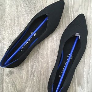 NWT Rothy’s Black Point 8.5